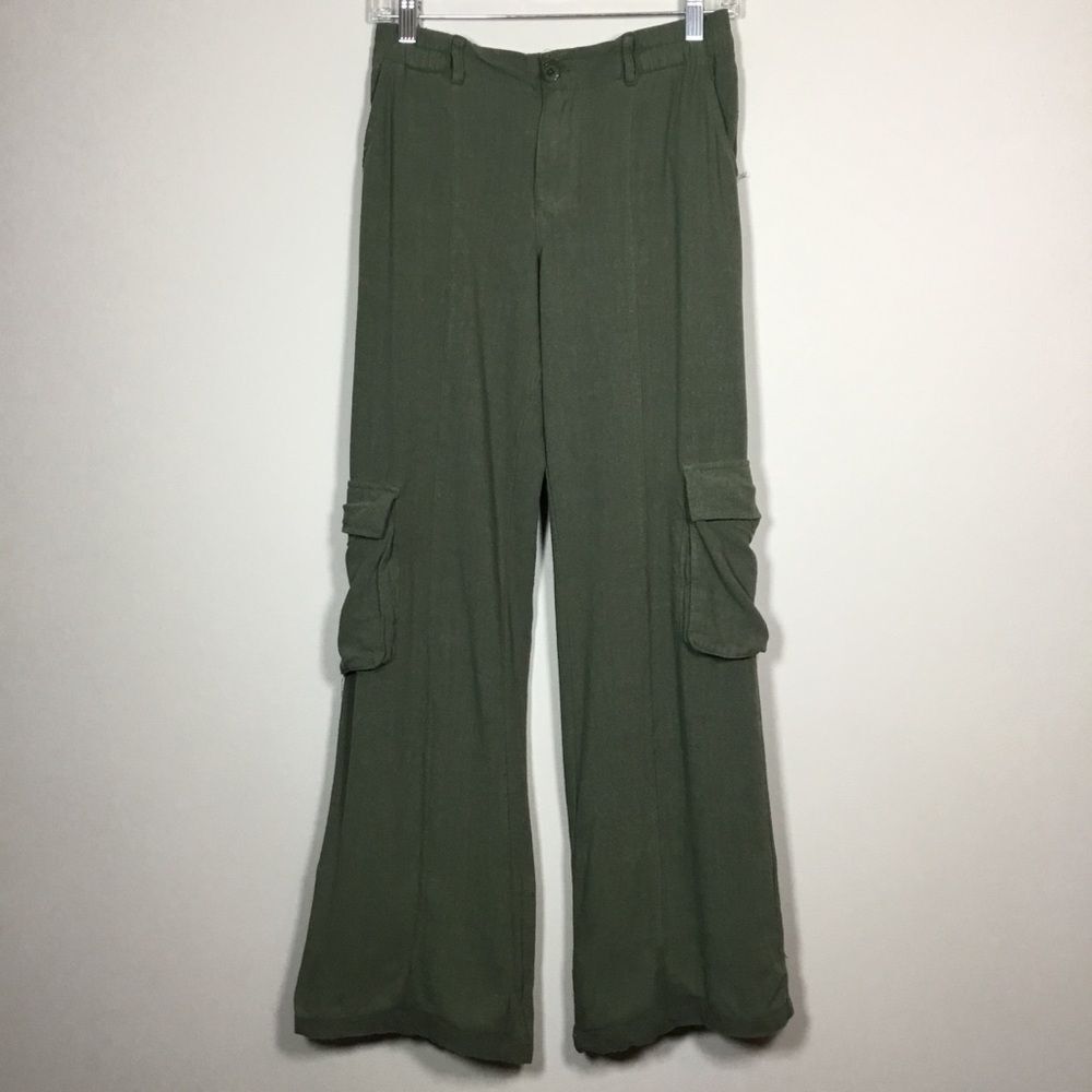 Army green wide cargo pants rayon linen 28” waist Sz XS boho utility hippie